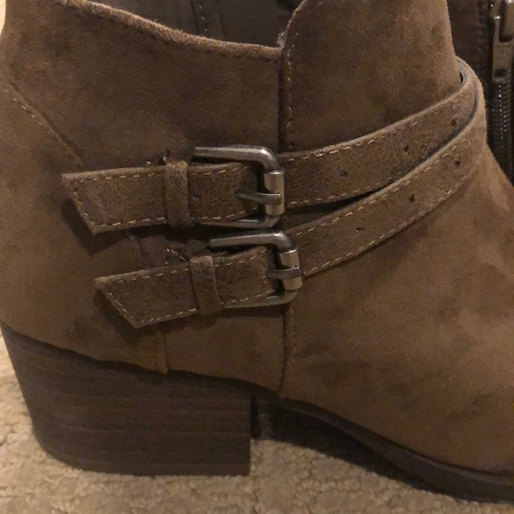 Boots - Picture 2 of 5
